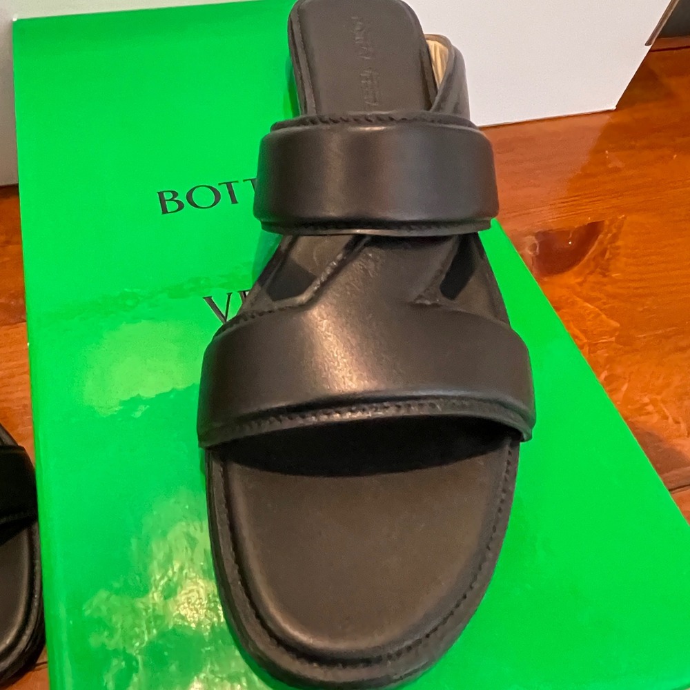 Bottega Veneta 651374 Women's Black Calf Leather Sandals Shoes Black, 38 - Picture 15 of 15